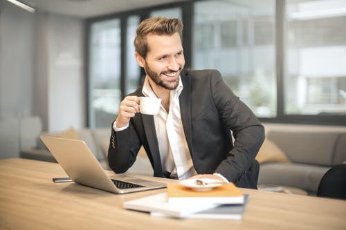 Začínáte podnikat a musíte si půjčit? Kde seženete nejlepší půjčku a musíte vždy dokládat příjmy?